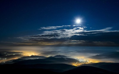 A nap képe: a Hold Salgótarján felett